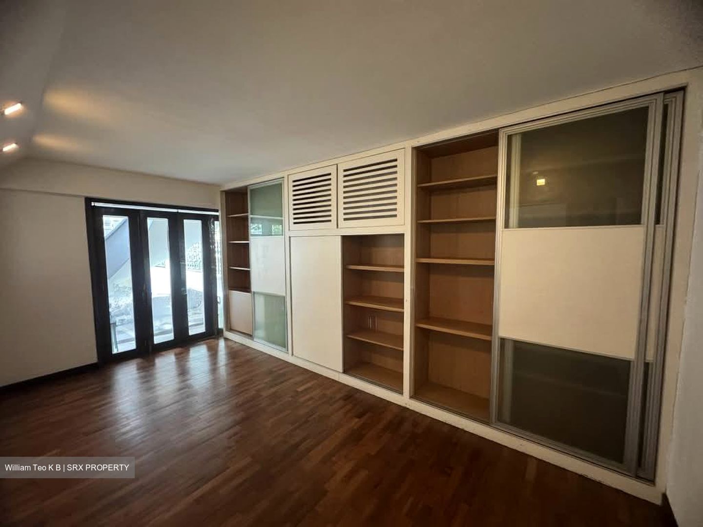 La Suisse (D11), Terrace #562062351